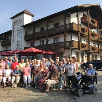 Bild vergrößern: Gruppenfoto Seniorenfreizeit Arnbruck 2018