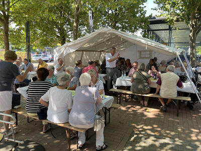 Bild vergrößern: Stadtallendorf - Grillfest Senioren 2022